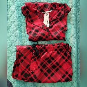VS 2-piece PJ set NWT